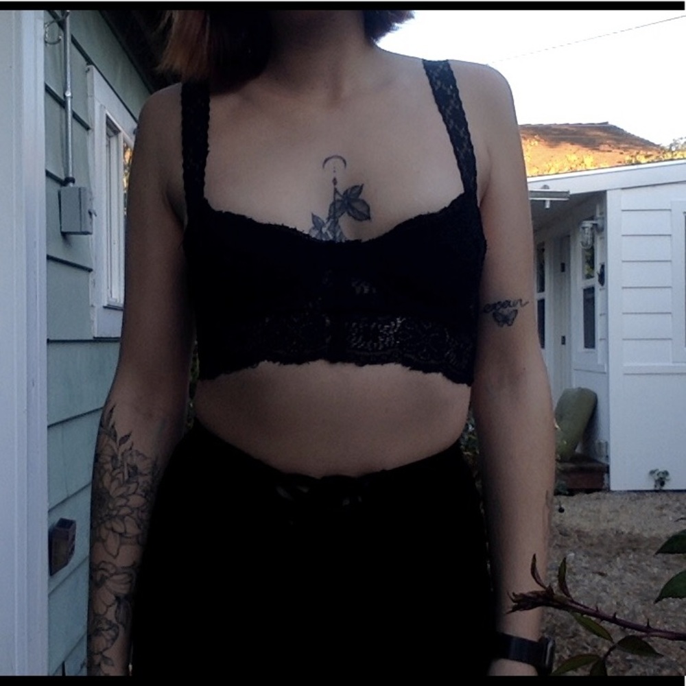 UO Black Lacy Bra 🖤✨